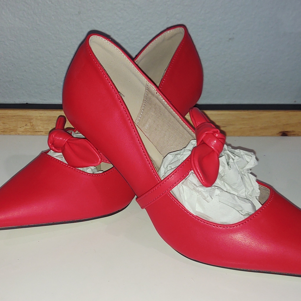 Elegant Red Heels with Bow Accent